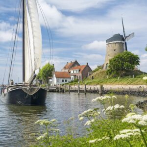 Kreuzfahrten Niederlande - IJsselmeer: Sail & Bike mit Simmer fan Fryslân ab/an Enkhuizen 7 Nächte Segelschiff mit Vollpension Inkl. Leihfahrrad i. Unkategorisiert online kaufen